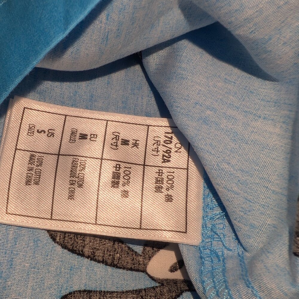 Disney Oswald the Lucky Rabbit Mens Blue Button Up Shirt Sz Small NWT - Picture 8 of 10
